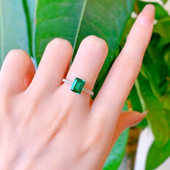 S925 Sterling Silver Radiant Cut Green Vintage Emerald Cubic Zirconia Ring - Picture 9 of 15